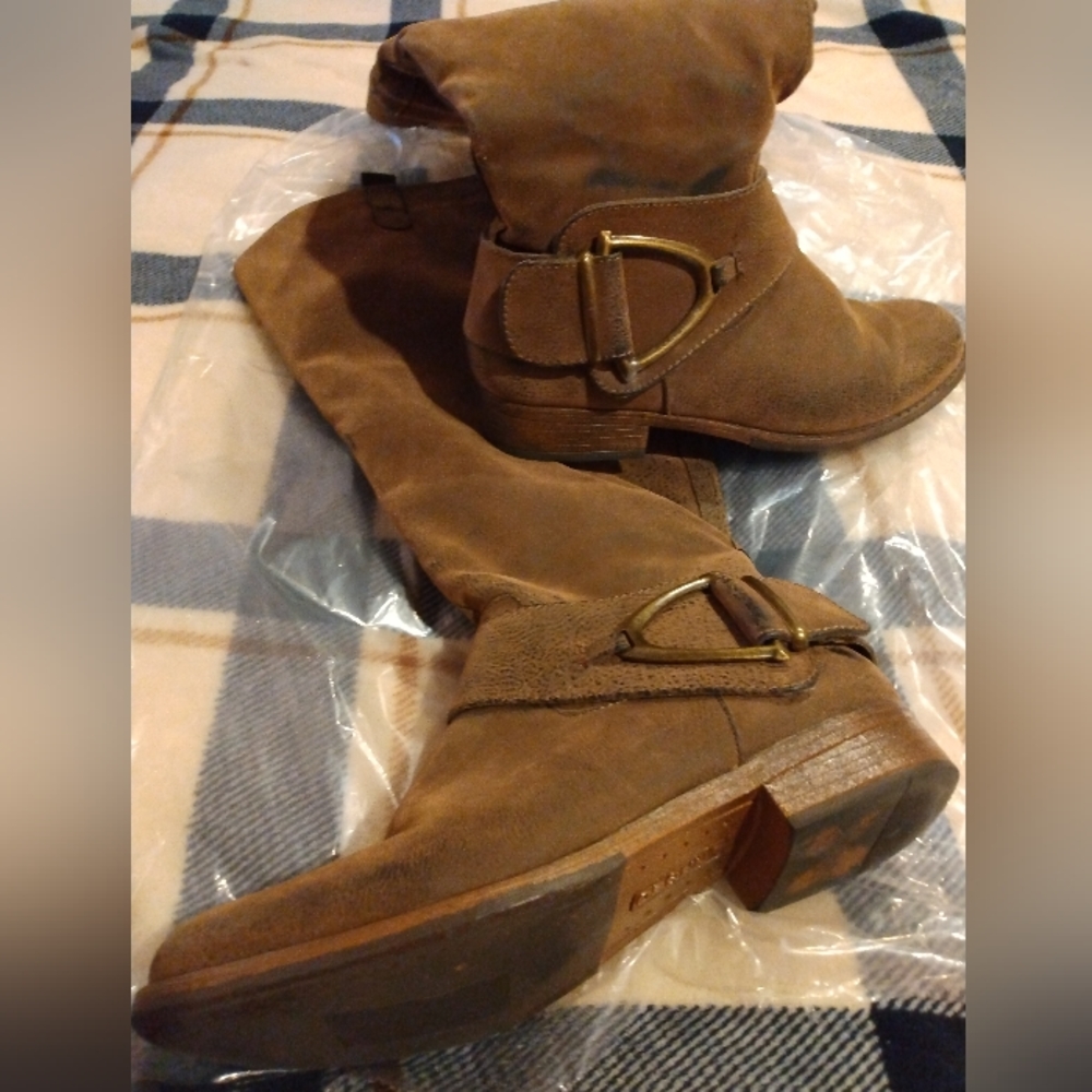 Unr8ed Boots size 7M with wide calf, nwot